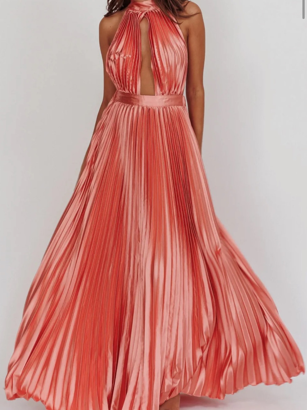Never worn Selfie Leslie Pleated Sheen Halter Maxi Dress - Rose